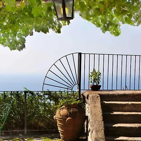 Sorrento Sleeps 14 Air Con Villa